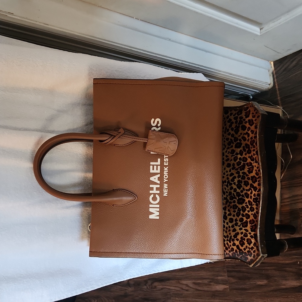 Mierlla Small Pebbled Leather Crossbody Bag